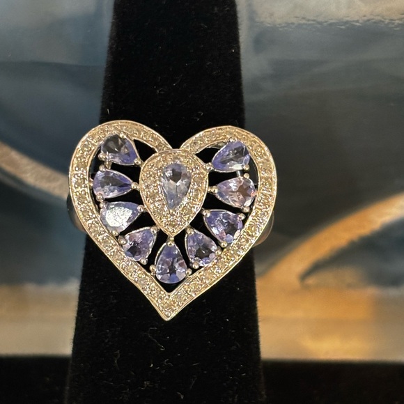 Tanzanite & Diamond Heart 💜 Ring - Picture 3 of 8